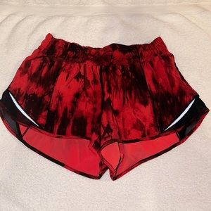 Lulu Lemon Hotty hot short 2.5 inch